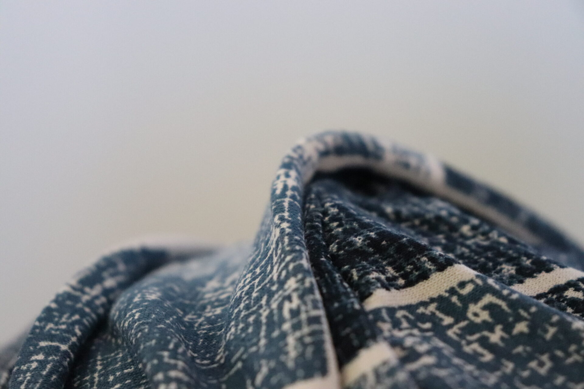 Muts-Jeans blauwe print Nora Dohmen plooi